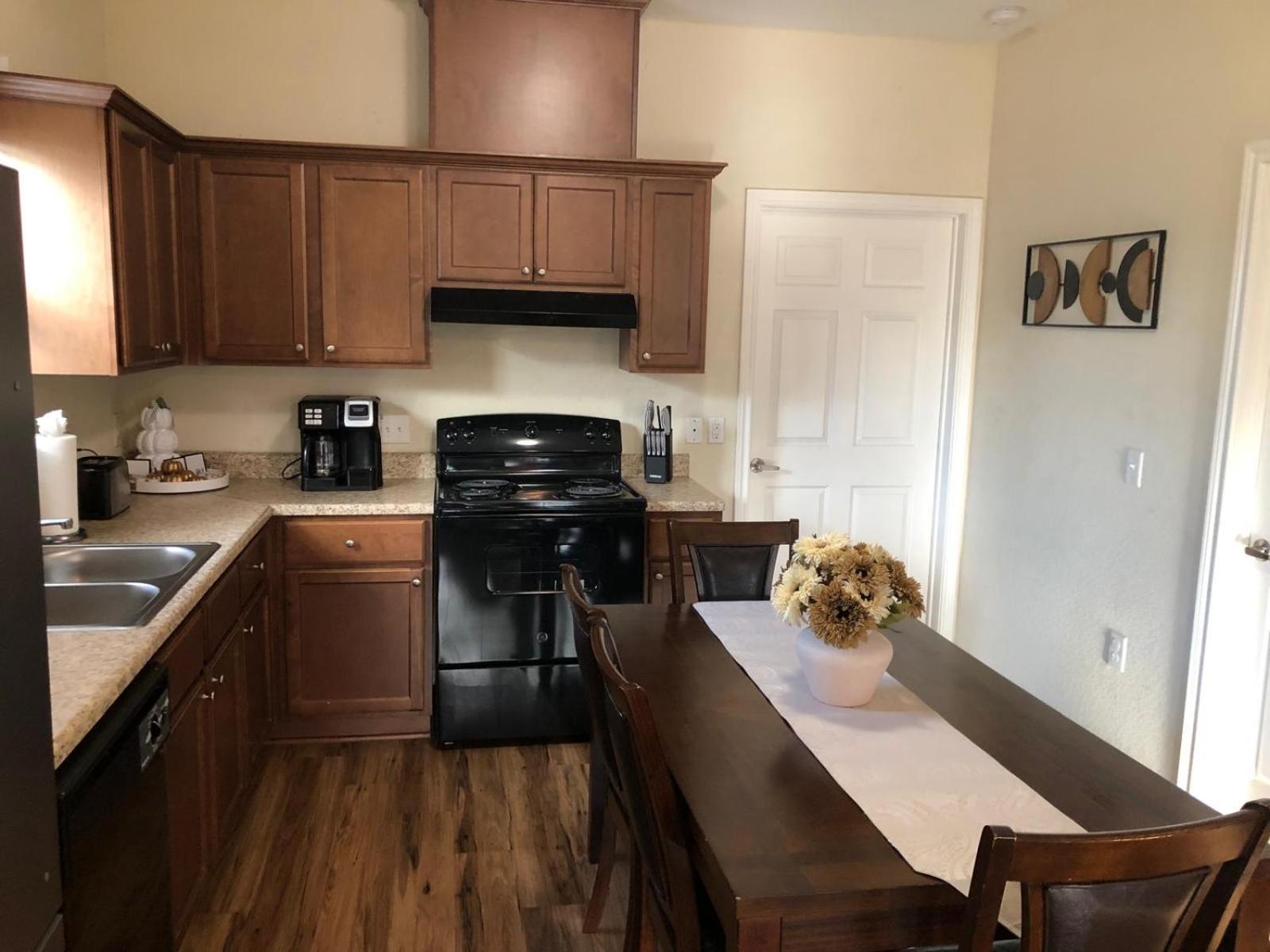 Spacious Villa Close To The Beach, 10 Sleeps Galveston Bagian luar foto